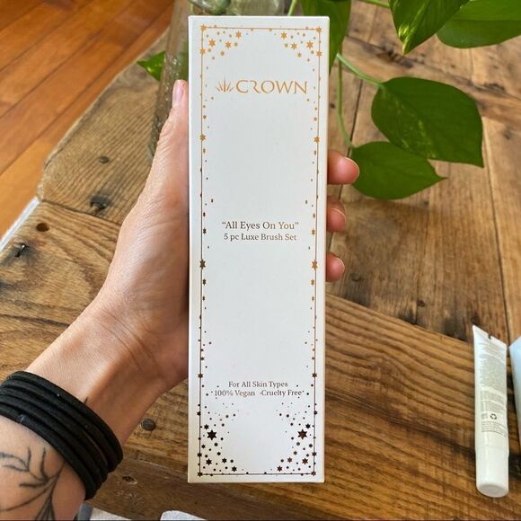 Crown Brushes "All Eyes on You" Brush Set BNIB NWT - Picture 7 of 7